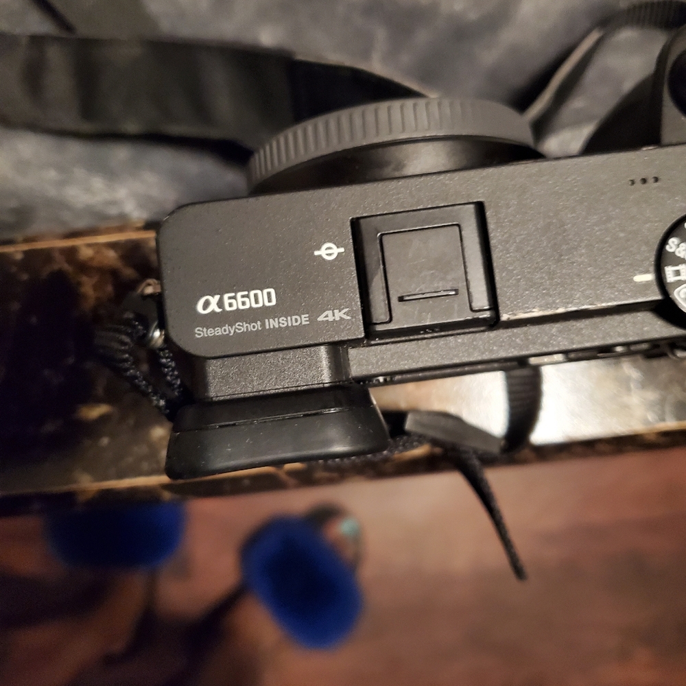 High Tech Professional Camera - Picture 6 of 8